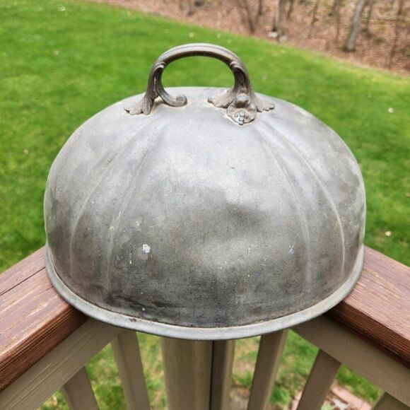 Antique Early Pewter Signed Food Dome Cloche Cover English Grape Leaf Handle - Picture 4 of 10